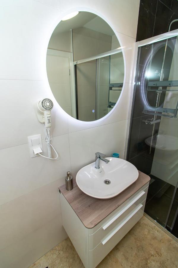 Luxury Apartments Iris Mostar Exterior foto
